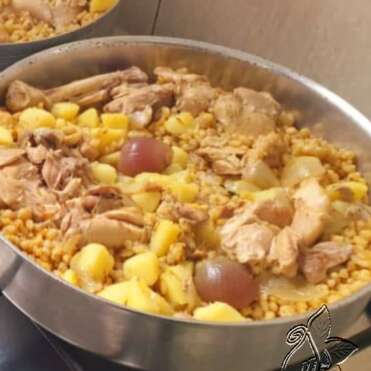 مغربية
