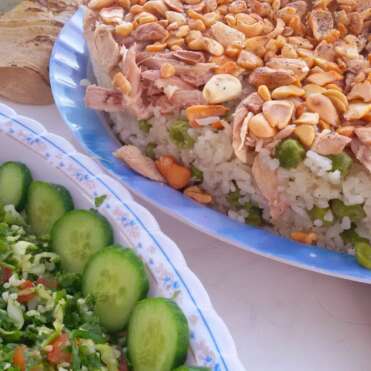 رز بالبازلاء والدجاج